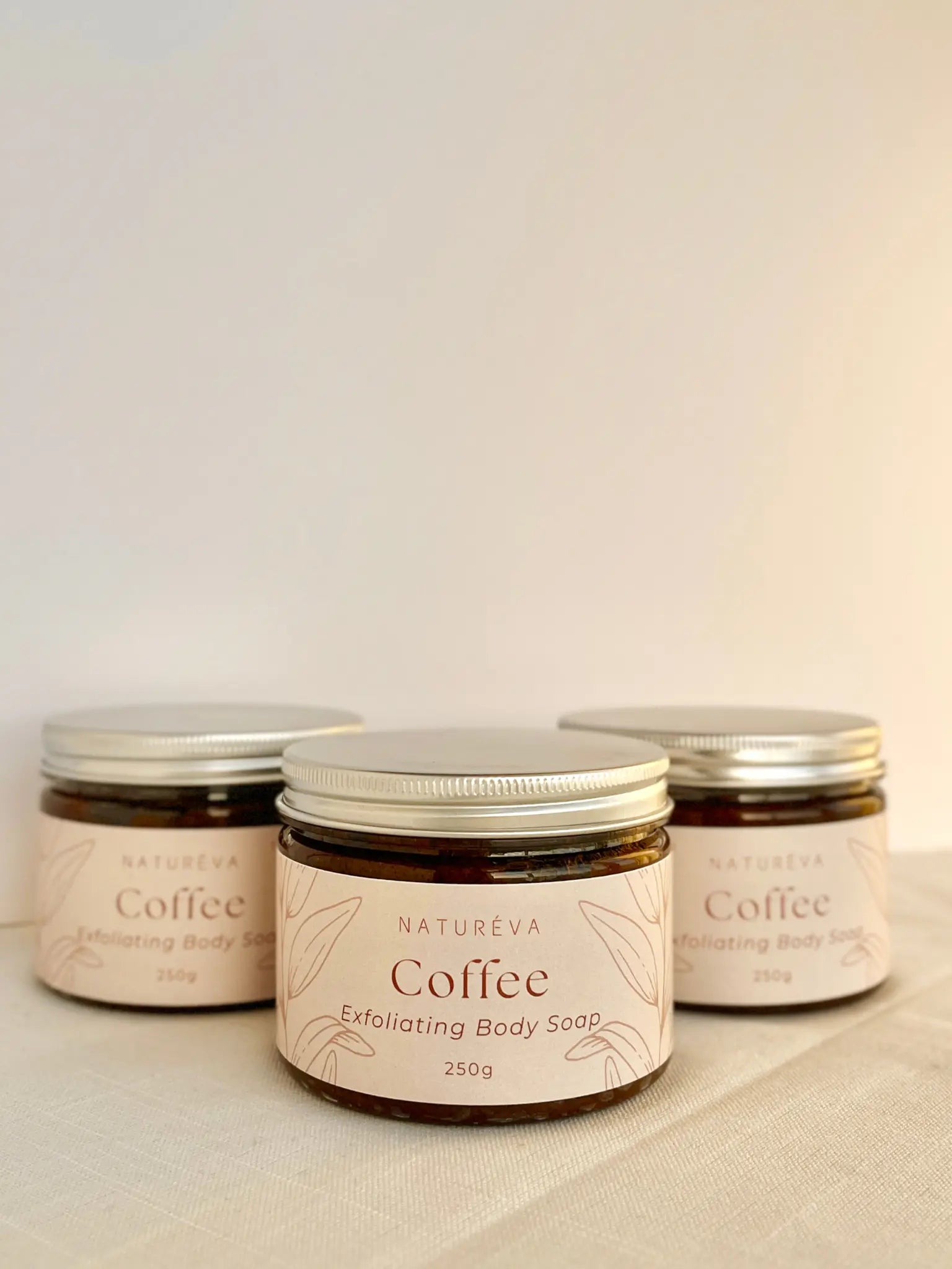 صابونية القهوة المقشرة لإزالة الجلد الميت وترطيب البشرة
