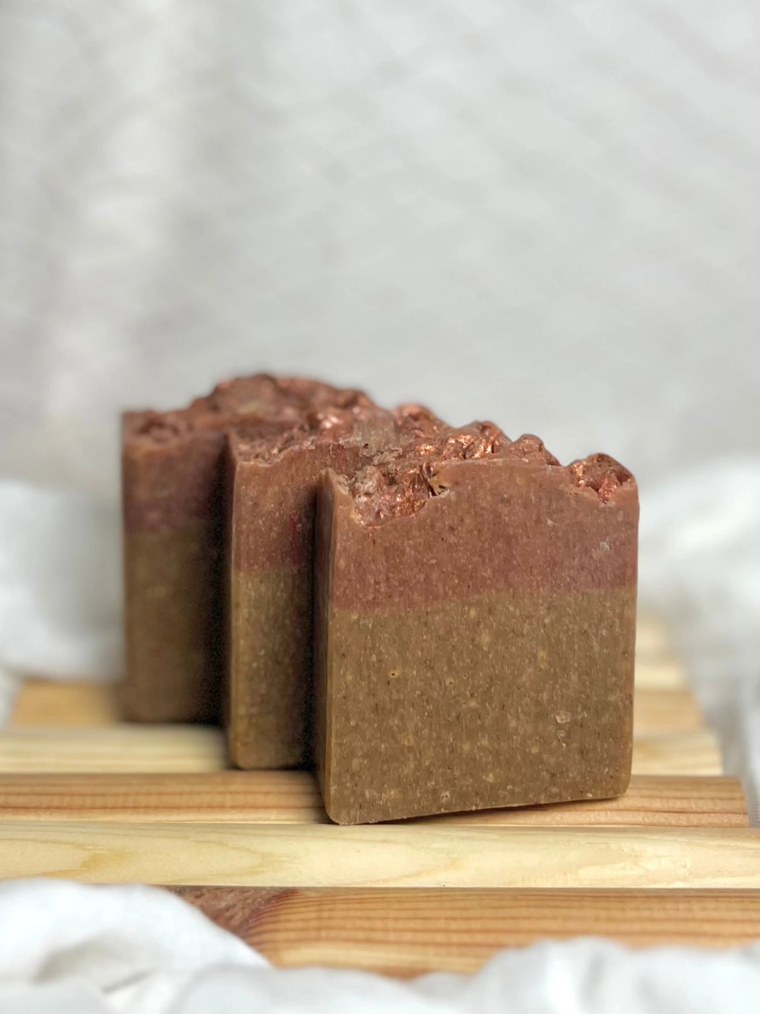 صابونة عرق السوس لتفتيح وتوحيد لون البشرة
