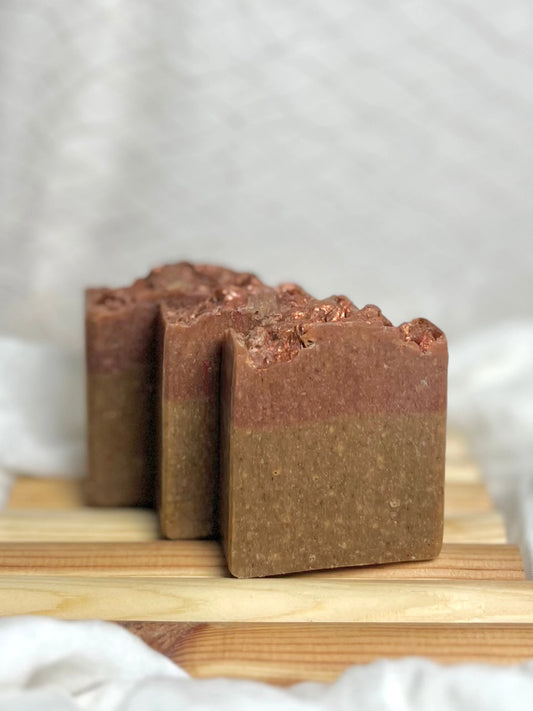 صابونة عرق السوس لتفتيح وتوحيد لون البشرة
